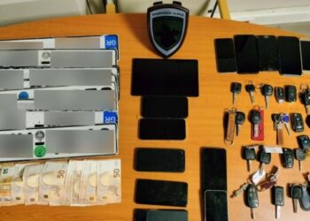 Εξαρθρώθηκαν δύο εγκληματικές οργανώσεις που προωθούσαν παράτυπους μετανάστες στη χώρα από τα ελληνοτουρκικά σύνορα