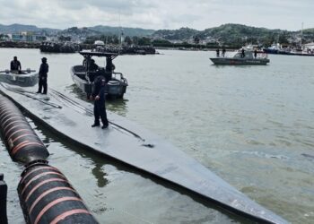 Την κατάσχεση 2 αυτοσχέδιων υποβρυχίων γεμάτων κοκαΐνη ανακοίνωσαν Κολομβία – Ισημερινός