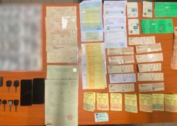 Κύκλωμα έκλεβε ή αγόραζε παράνομα αυτοκίνητα και τα διέθετε σε διακινητές μεταναστών