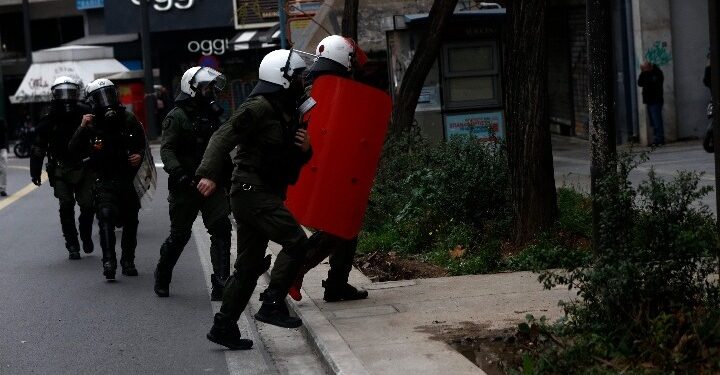 Επεισόδια σε Σύνταγμα, Ομόνοια και Εξάρχεια – 6 συλλήψεις και 6 προσαγωγές