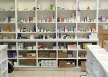 Έκλεβαν καλλυντικά και προϊόντα υγιεινής από φαρμακεία – Μία σύλληψη