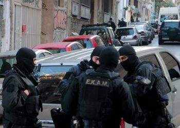 Στον εισαγγελέα οι 6 από τους 10 συλληφθέντες για τρομοκρατικές επιθέσεις