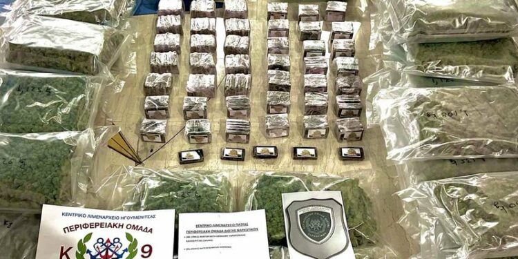 Βρήκαν 70 κιλά κάνναβη σε φορτηγό στην Ηγουμενίτσα