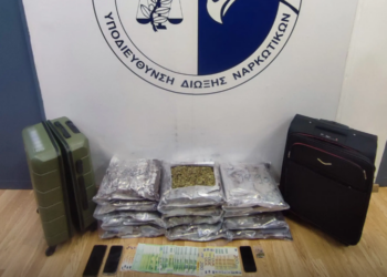 Συνελήφθησαν 2 άτομα που επιχείρησαν να εισάγουν στη χώρα ποσότητα ναρκωτικών μέσω της αεροπορικής οδού