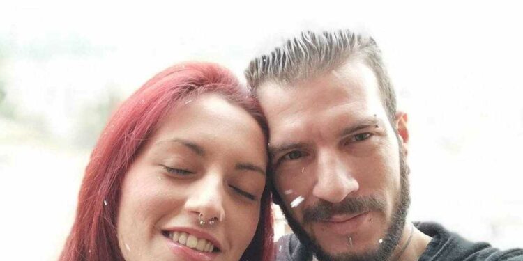 Αυτός είναι ο δράστης που σκότωσε την πρώην σύντροφό του έξω από το αστυνομικό τμήμα Αγίων Αναργύρων (φωτογραφίες)