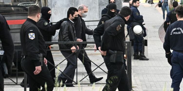 Κολωνός: Ανοίγει ο δρόμος για τα ισόβια για τον Ηλία Μίχο – Κανένα ελαφρυντικό αποφάσισε το δικαστήριο