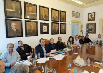 «Χάος» στη Μύκονο με ευθύνη της δημοτικής Αρχής – Επιχειρηματίες και διεθνή brands περνάνε στην «αντεπίθεση»