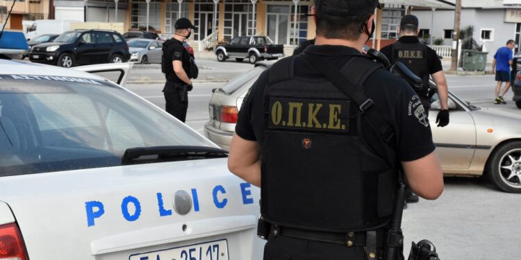 Κατακόρυφα αυξήθηκαν οι προσαγωγές και οι συλλήψεις σε Αττική και Θεσσαλονίκη