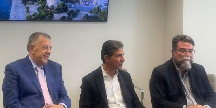 Στη Θεσσαλονίκη ο Β. Οικονόμου και ο Ν. Ταχιάος, για τον συντονισμό των δημόσιων συγκοινωνιακών φορέων