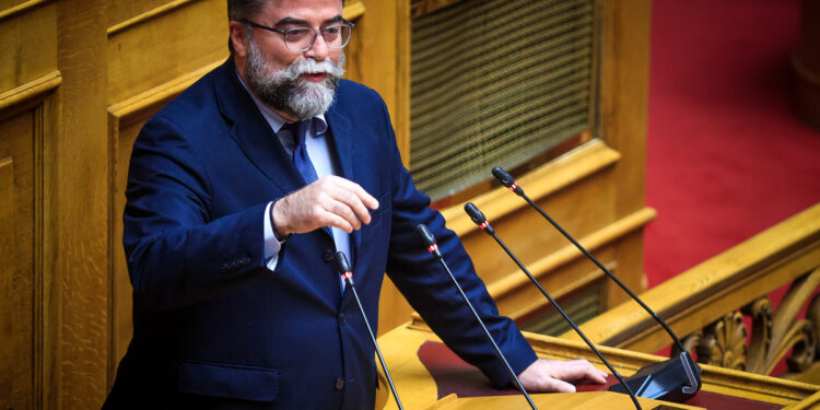 Οικονόμου: Δεν μπορεί η Ν. Μάκρη να είναι προορισμός με υπεραστικό λεωφορείο