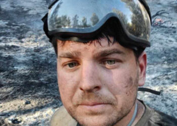 Πηγή έμπνευσης κατά την διάρκεια των πυρκαγιών ο Δήμαρχος Σαρωνικού Δ. Παπαχρήστου