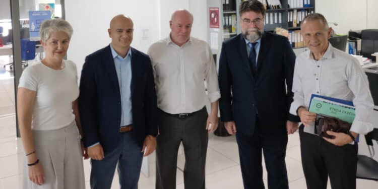 Συναντήσεις του Υφυπουργού Υποδομών Β. Οικονόμου στον ΟΣΕΘ και τον ΟΑΣΘ