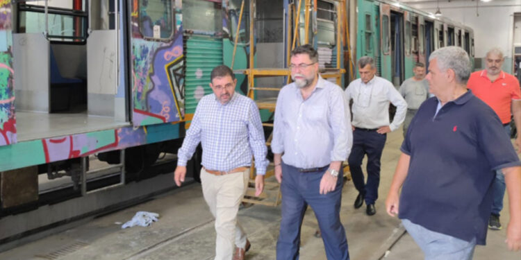 Αυτοψία του Β. Οικονόμου, στη Γραμμή 1 του Μετρό στον Πειραιά και στα αμαξοστάσια Πειραιά και Νέου Φαλήρου