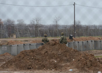 Στον εισαγγελέα ο Τούρκος που συνελήφθη με όπλο στον Έβρο
