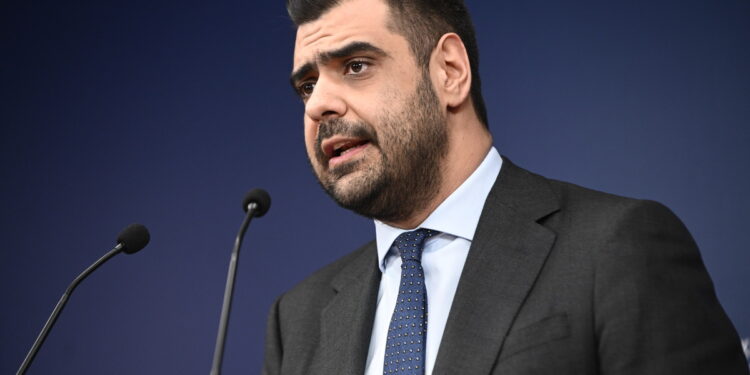 Μαρινάκης για Σαλμά: Προσπαθεί να καταστήσει τον εαυτό του ήρωα των κόκκινων δανείων αλλά διεγράφη για τις συκοφαντικές του αναφορές