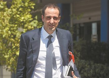 Γρηγόρης Δημητριάδης: Ο άνθρωπος που «κουλάντριζε» τις καταστάσεις, με τείχος προστασίας γύρω απ’ τον πρωθυπουργό