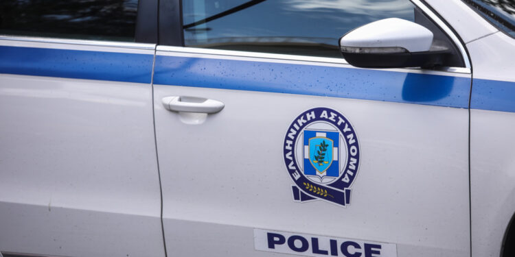 Στοχευμένη αστυνομική επιχείρηση σε οικισμό της Περαίας