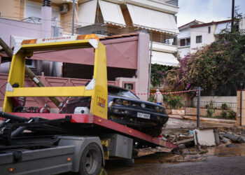 Πλημμύρα στη Μάνδρα: Ένοχοι οι πρώην δήμαρχος και δύο στελέχη υπηρεσιών – Αθώοι πέντε κατηγορούμενοι