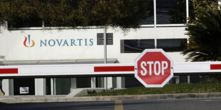 Από τις «κουκούλες» στα… «μανταλάκια»: Ποιος είναι ο Φιλίστωρ Δεστεμπασίδης και ποια η Μαρία Μαραγγέλη