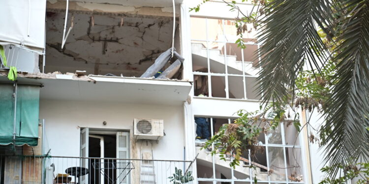 Χρυσοχοΐδης για Αμπελόκηπους: Η έκρηξη έκανε ακατάλληλη όλη την πολυκατοικία