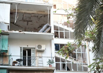 Έκρηξη στους Αμπελόκηπους: Η Αντιτρομοκρατική εντόπισε δυο πιστόλια στο διαμέρισμα