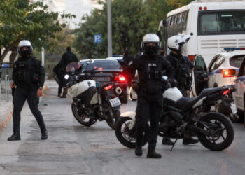 Αμπελόκηποι: Ο 31χρονος που συνελήφθη για την έκρηξη οδηγήθηκε στον εισαγγελέα