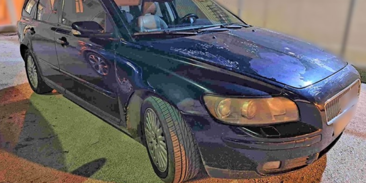 Συνελήφθησαν 2 διακινητές με 11 παράνομους μετανάστες