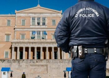 Αστυνομικός Βουλής: Η απίστευτη κίνηση της συζύγου του στα social media πριν από 8 ώρες (εικόνες)