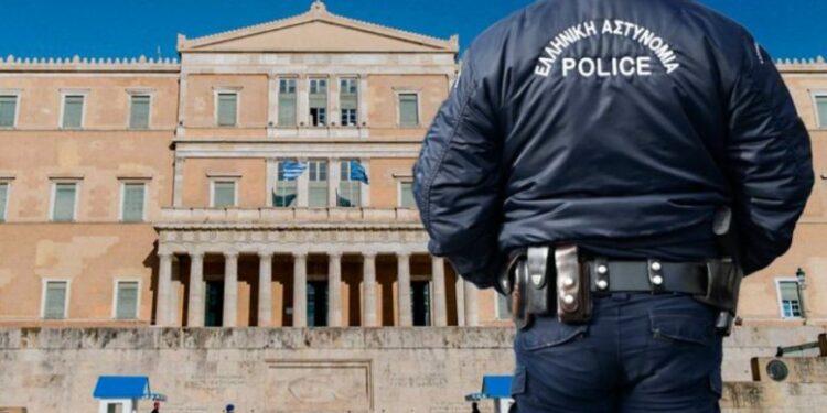 Αστυνομικός Βουλής: Η απίστευτη κίνηση της συζύγου του στα social media πριν από 8 ώρες (εικόνες)