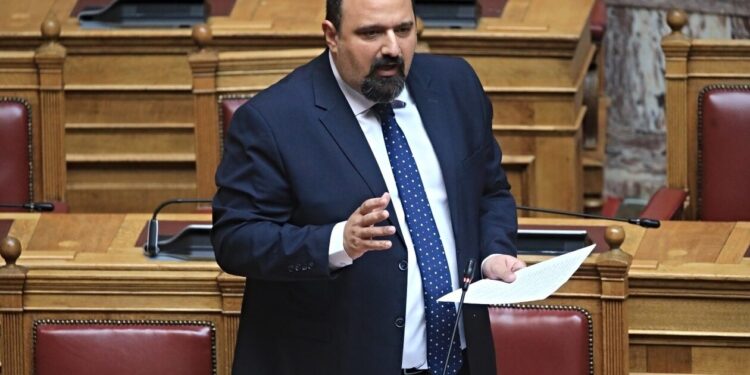 Ραγδαίες εξελίξεις: Παραίτηση Τριαντόπουλου