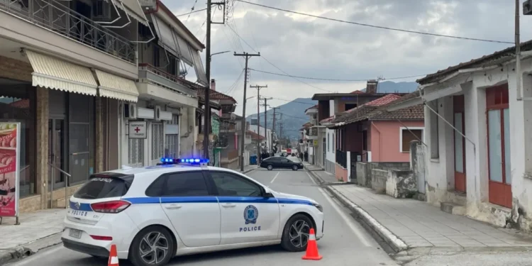 Διπλό φονικό στη Λάρισα: Σκότωσε δύο εργάτες και ταμπουρώθηκε με χειροβομβίδα ο δράστης