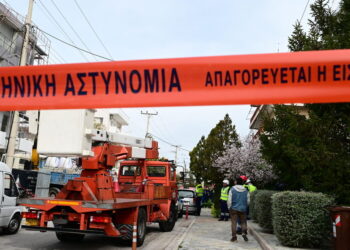 Δύο εργολάβοι συλληφθέντες για το εργατικό δυστύχημα στη Βούλα – Ηλεκτροπληξία η αιτία θανάτου του 28χρονου χειριστή γερανού