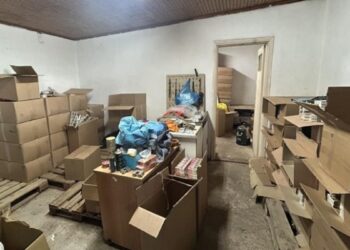 Εξαρθρώθηκε εγκληματική οργάνωση παρασκευής και εμπορίας λαθραίων καπνικών προϊόντων – Συνελήφθησαν 47 άτομα