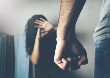 Ενδοοικογενειακή βία στα Χανιά – Χτύπησε τη σύζυγο του και πήρε το μωρό τους