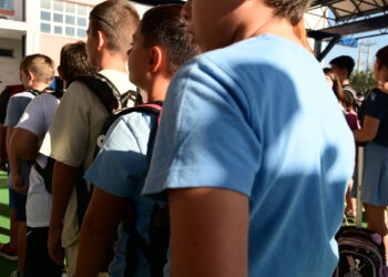 Πετρούπολη: Ξυλοδαρμός δύο μαθητών έξω από λύκειο από εξωσχολικούς