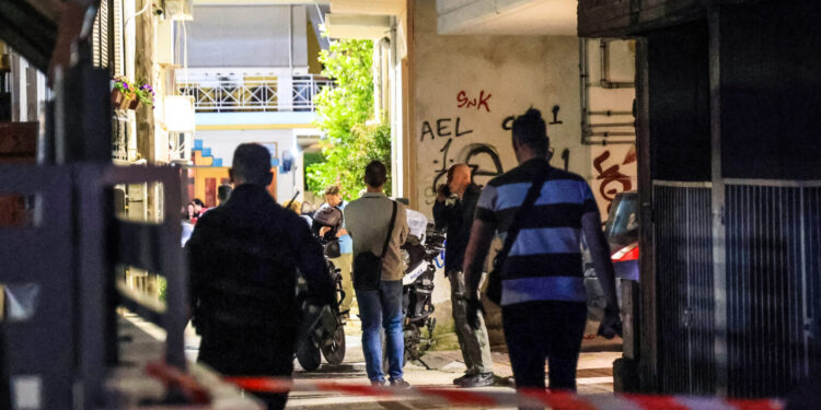 Μητροκτονία στη Λάρισα: Ο 22χρονος δεν έχει αρθρώσει λέξη από τη σύλληψή του