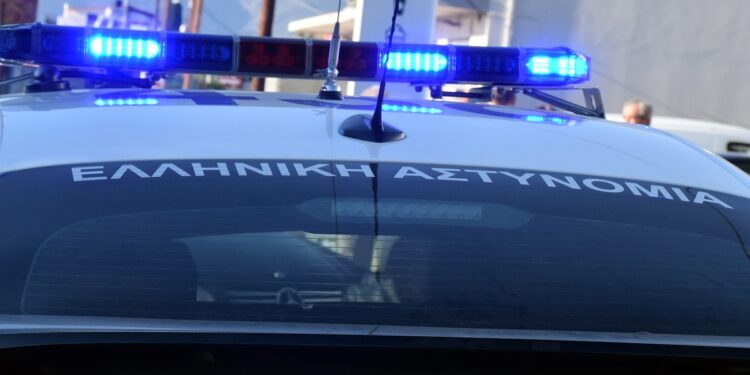 Θεσσαλονίκη: Έριξε βενζίνη στο πρόσωπο 22χρονης μετά από καβγά με αφορμή αδέσποτο σκυλί