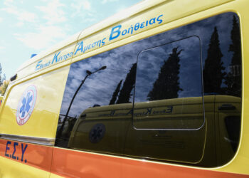 Θεσσαλονίκη: Πλήρωμα ιδιωτικού ασθενοφόρου έκλεψε καρδιογράφο από νοσοκομείο