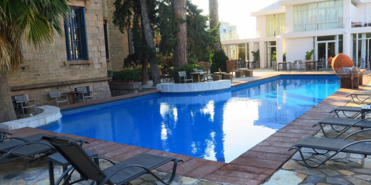 Ηράκλειο: Συνελήφθη 65χρονος που αφαιρούσε χρήματα, κοσμήματα και προσωπικά έγγραφα από δωμάτια ξενοδοχείων