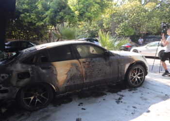 Επίθεση με γκαζάκια σε έκθεση αυτοκινήτων στη Κηφισιά