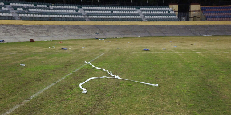 Επιχείρηση «σκούπα» για συμμορίες οπαδών – 12 συλλήψεις για διακίνηση ναρκωτικών και βία στα γήπεδα