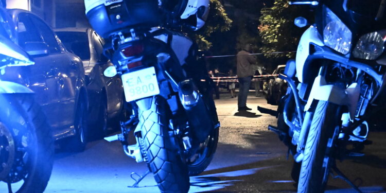 Άγνωστοί επιτέθηκαν σε διμοιρία των ΜΑΤ στη Νέα Φιλαδέλφεια – Τραυματίστηκαν ελαφρά τρεις αστυνομικοί