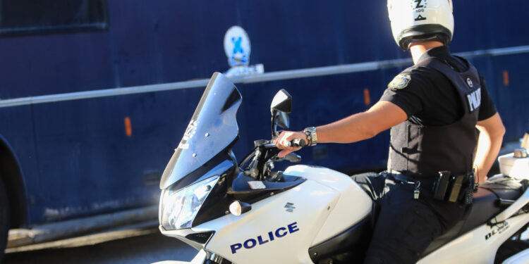 Κοκαΐνη στον Πειραιά: Η ταρίφα των 200.000€, οι λιμενεργάτες, η Porsche και το καρτέλ του Ισημερινού