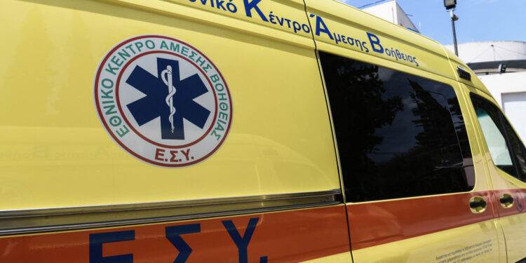 Τρόμος στα Εξάρχεια: 45χρονος μαχαίρωσε 82χρονη γειτόνισσά του – Ούρλιαζε ότι “του έκανε μάγια”