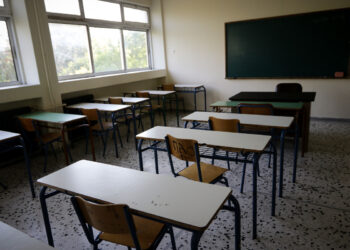 Τρόμος στο Κερατσίνι: Κουκουλοφόροι ανήλικοι επιτέθηκαν σε δύο 13χρονους μέσα σε σχολείο