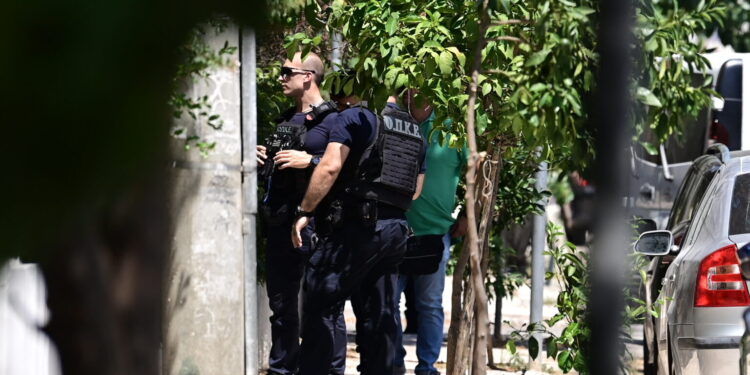 Χαλάνδρι: Ο 28χρονος «έσπειρε» τον τρόμο – Πώς έφτασε στη δολοφονία της 47χρονης και τι υποστήριξε στους αστυνομικούς