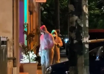 Έκρηξη με δύο τραυματίες σε κατάστημα στον Άγιο Παντελεήμονα