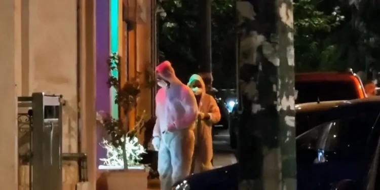 Έκρηξη με δύο τραυματίες σε κατάστημα στον Άγιο Παντελεήμονα