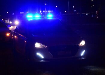Άγρια ληστεία στο Παλαιό Φάληρο: Διανομέας ξυλοκοπήθηκε με τραπέζι και σφυρί