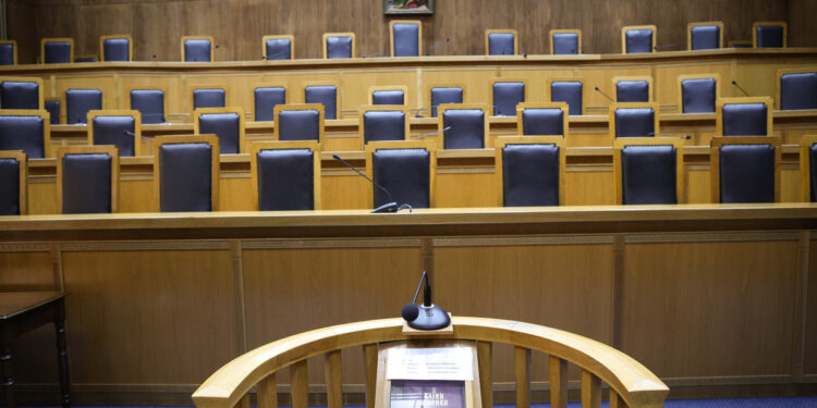 Παλαιό Φάληρο: Αύριο η απολογία της Αλγερινής μητέρας για τη δολοφονία της κόρης της